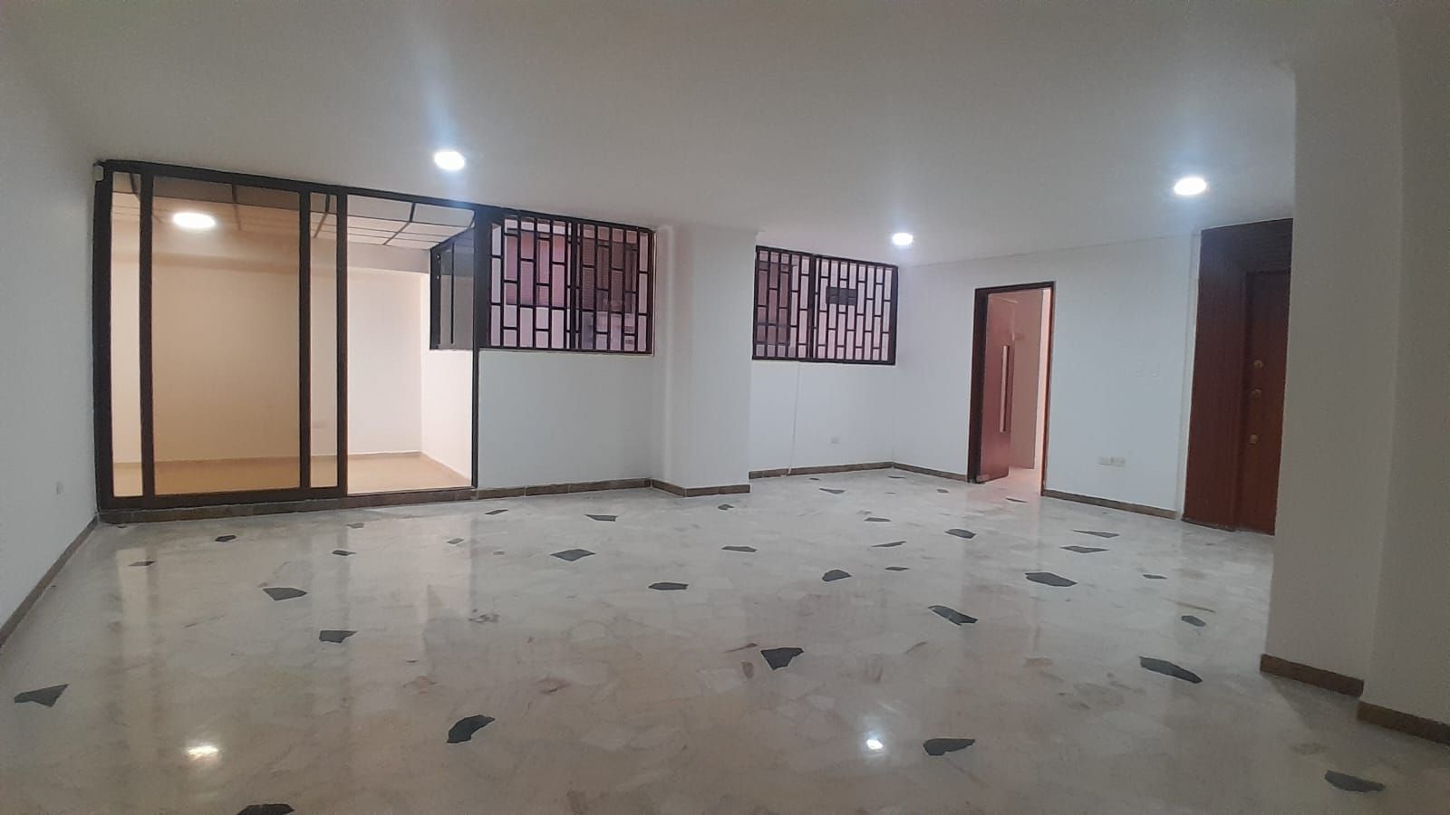 Apartamento en arriendo Atlántico Barranquilla Villa Country 200 m2 Habitaciones 3 Baños 3 Garajes 2 Precio $3850000