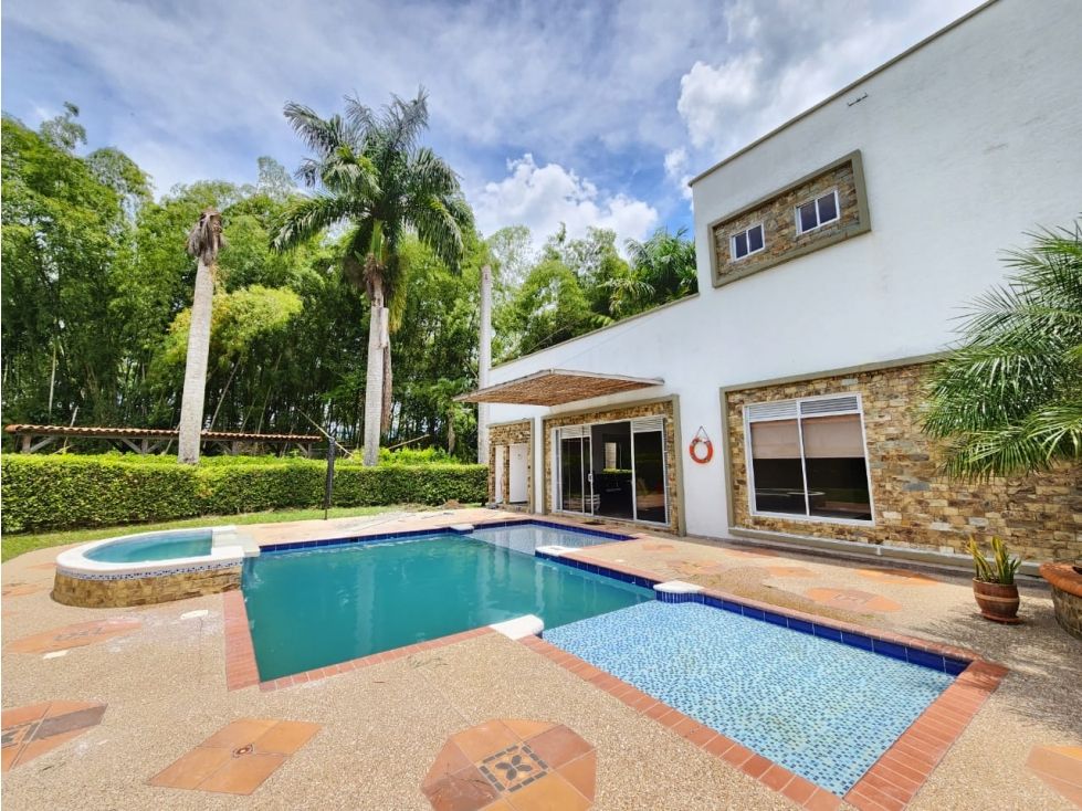 Casa Campestre en arriendo Quindío Armenia Armenia 350 m2 Habitaciones 5 Baños 6 Garajes 3 Precio $6000000