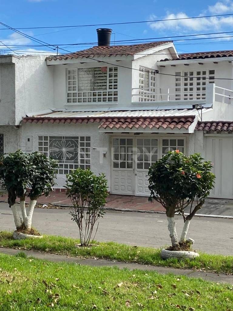 Casa en venta Cundinamarca Bogotá Ub Castilla 224 m2 Habitaciones 4 Baños 4 Garajes 2 Precio $790000000