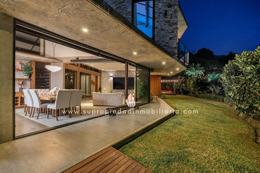 Casa Campestre en arriendo Antioquia Envigado Envigado 408 m2 Habitaciones 4 Baños 5 Garajes 6 Precio $30000000