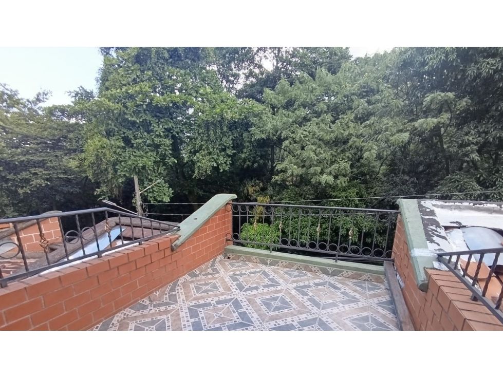 Casa en arriendo Antioquia Medellín Facultad De Minas 240 m2 Habitaciones 4 Baños 3 Garajes 1 Precio $3500000