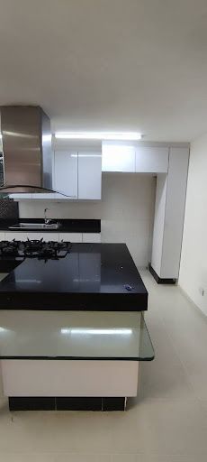 Casa en arriendo Antioquia Itagüí Ditaires 250 m2 Habitaciones 4 Baños 6 Garajes 2 Precio $6000000