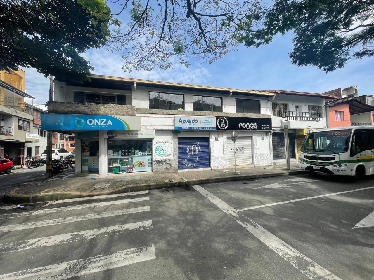 Local en arriendo Antioquia Medellín San Bernardo 124 m2 Habitaciones 0 Baños 2 Garajes 0 Precio $2900000