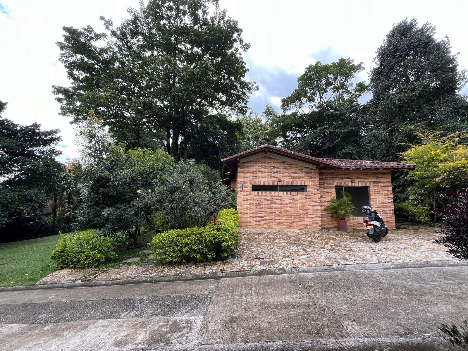 Casa en arriendo Antioquia Envigado El Chinguí 280 m2 Habitaciones 4 Baños 5 Garajes 0 Precio $10900000