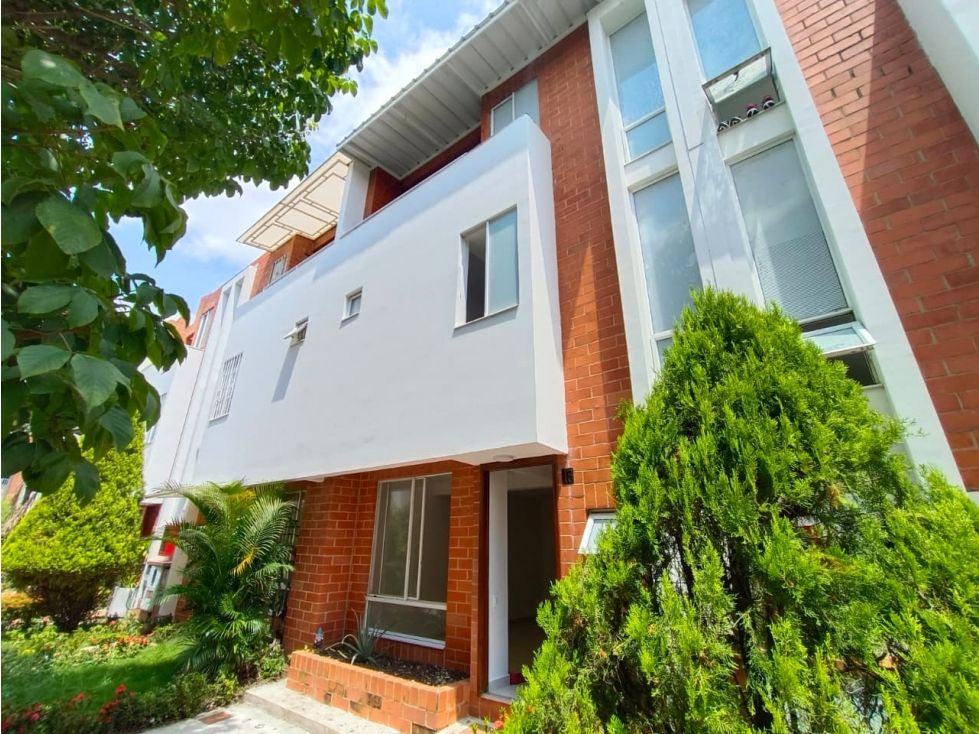 Casa en arriendo Valle Del Cauca Cali Lili 122 m2 Habitaciones 3 Baños 2 Garajes 1 Precio $2400000