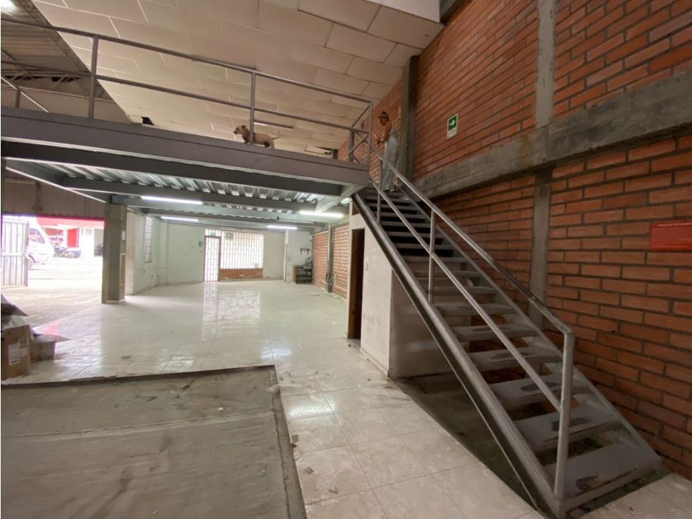 Bodega en arriendo Risaralda Dosquebradas La Badea 658 m2 Habitaciones 0 Baños 3 Garajes 3 Precio $15300000