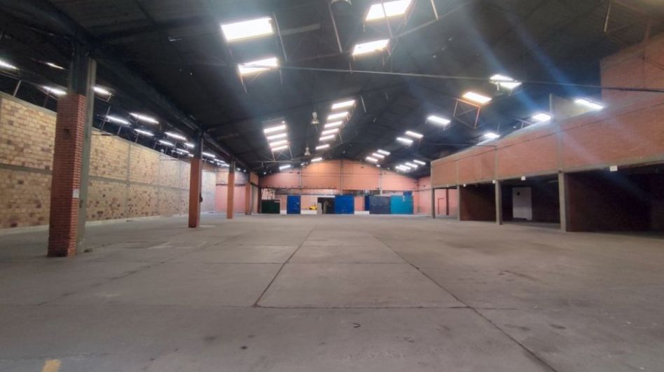 Bodega en arriendo Cundinamarca Bogotá Montevideo 7200 m2 Habitaciones 0 Baños 3 Garajes 4 Precio $158400000