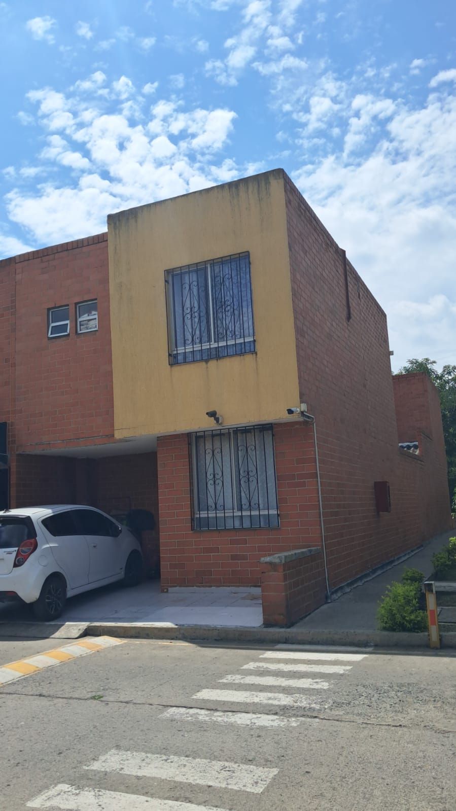 Casa en venta Valle Del Cauca Cali Sector Transito Municipal 100 m2 Habitaciones 3 Baños 3 Garajes 1 Precio $310000000