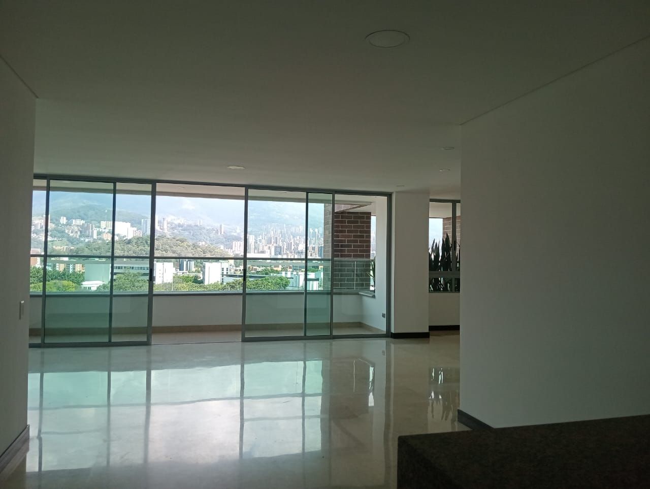 Apartamento en arriendo Antioquia Medellín Bolivariana 140 m2 Habitaciones 3 Baños 4 Garajes 1 Precio $6600000
