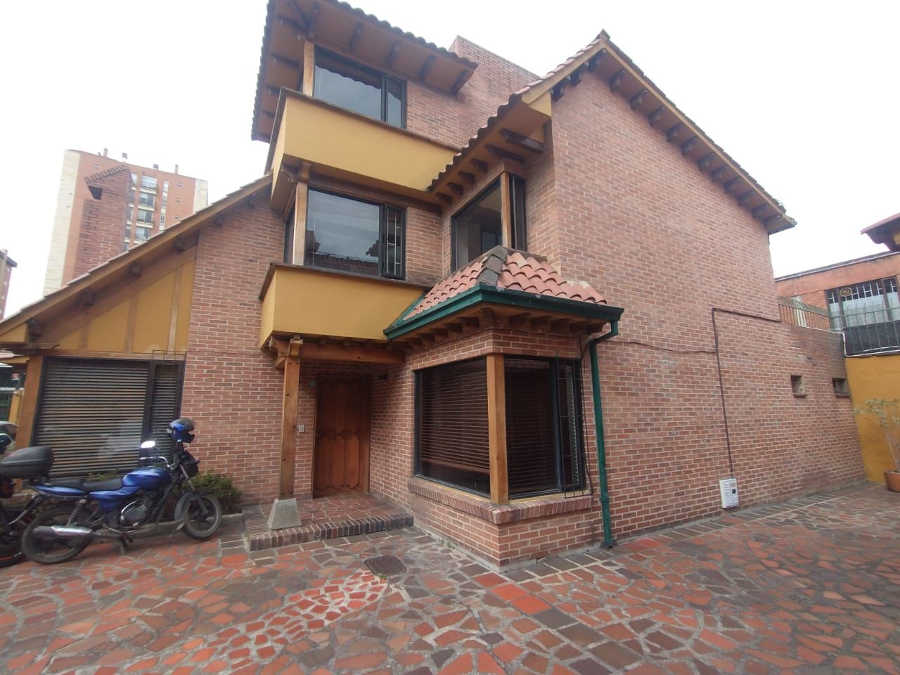 Casa en arriendo Cundinamarca Bogotá Cedritos 96 m2 Habitaciones 3 Baños 4 Garajes 2 Precio $5500000