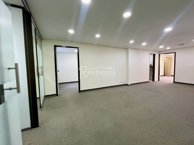 Oficina en arriendo Antioquia Medellín Alejandria 93 m2 Habitaciones 0 Baños 0 Garajes 2 Precio $7300000