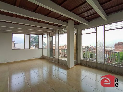 Apartamento en arriendo Antioquia Envigado Zona Centro 110 m2 Habitaciones 4 Baños 2 Garajes 0 Precio $2400000