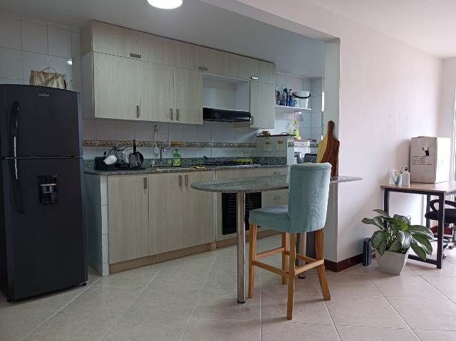 Apartamento en arriendo Antioquia Medellín Villanueva 74 m2 Habitaciones 2 Baños 3 Garajes 2 Precio $3800000