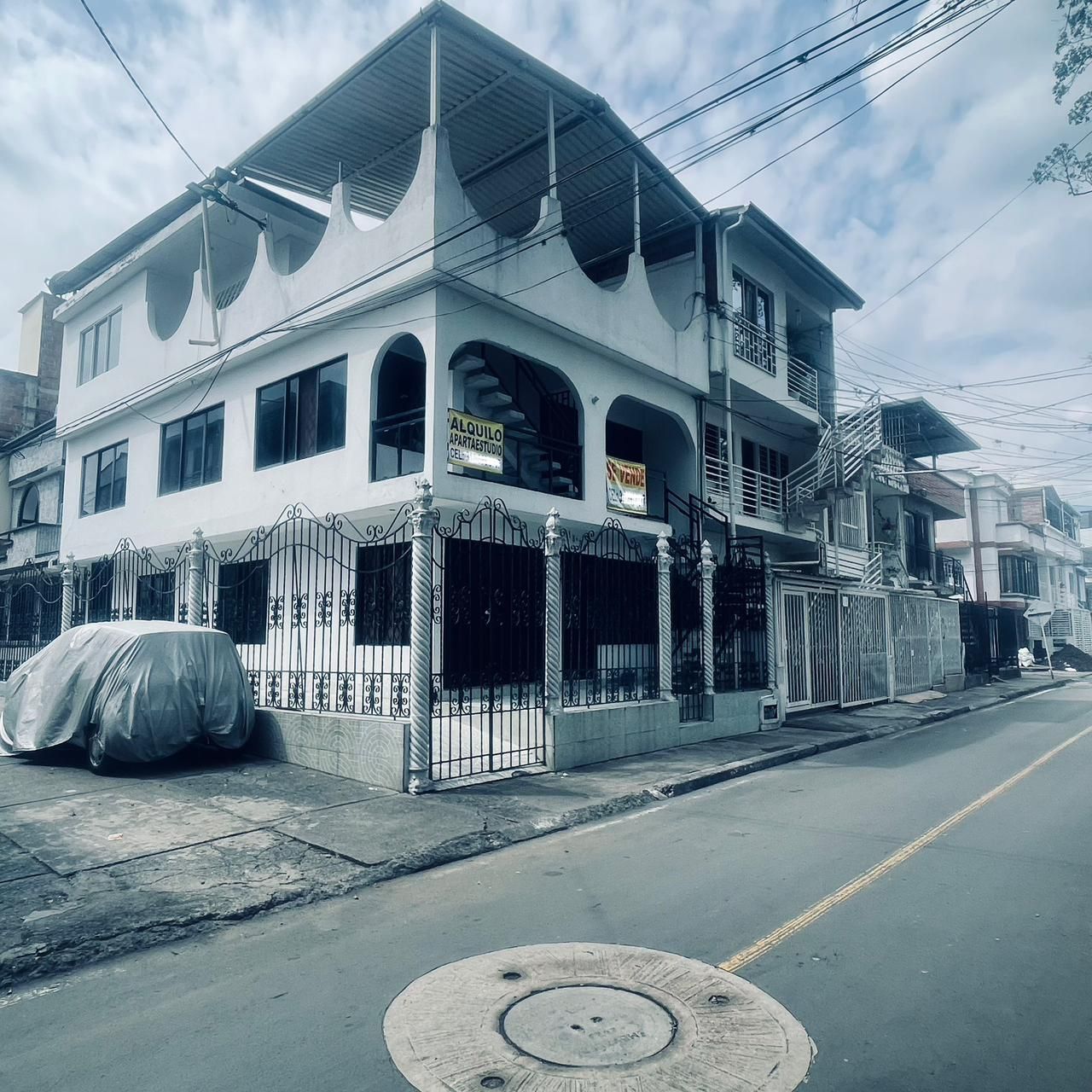 Casa en venta Valle Del Cauca Cali Urbanización La Base planta Y Talleres 240 m2 Habitaciones 6 Baños 2 Garajes 0 Precio $465000000