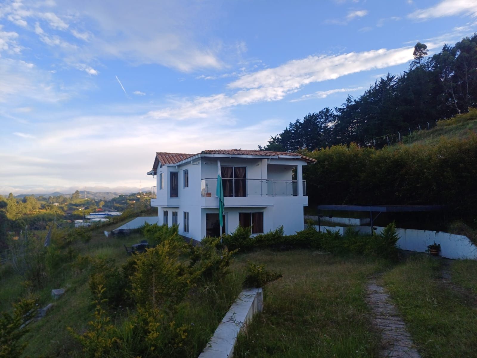 Casa en arriendo Antioquia Marinilla La Industrial 200 m2 Habitaciones 3 Baños 3 Garajes 1 Precio $7200000