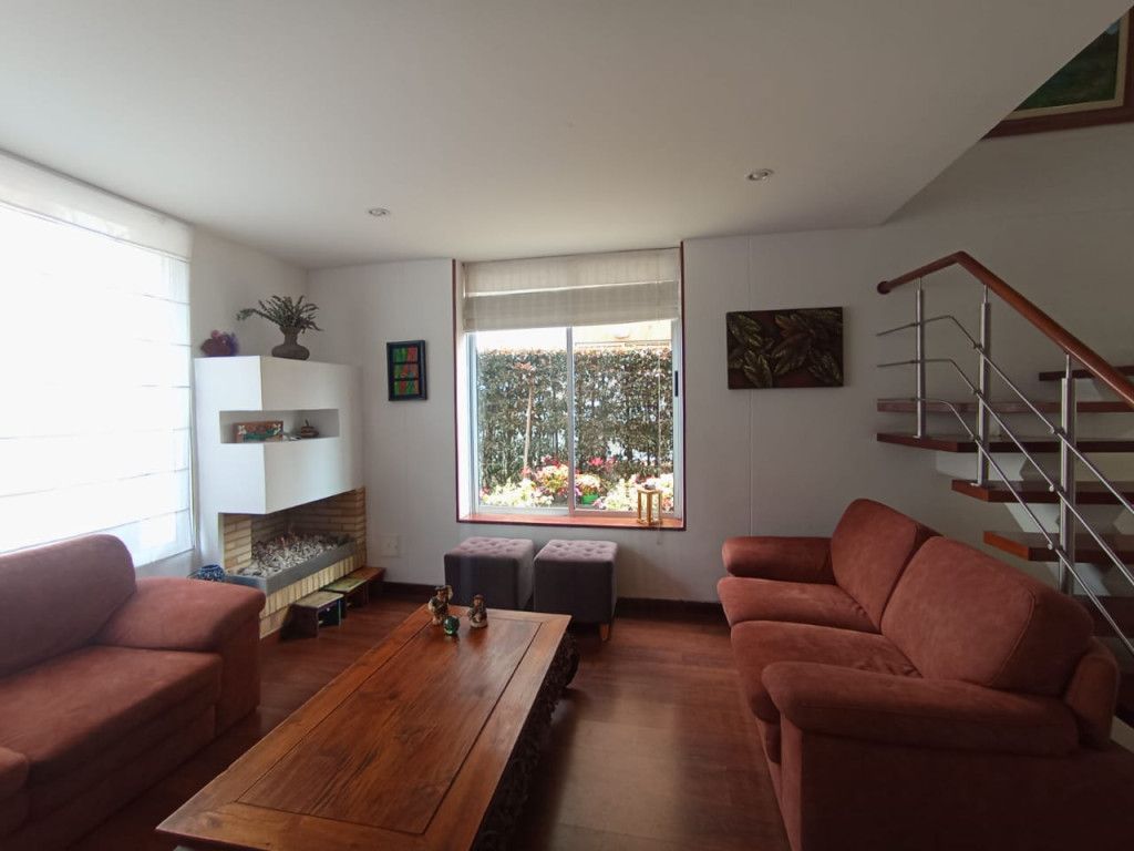 Casa en arriendo Cundinamarca Chía Cr Pinares 185 m2 Habitaciones 3 Baños 4 Garajes 3 Precio $4880000