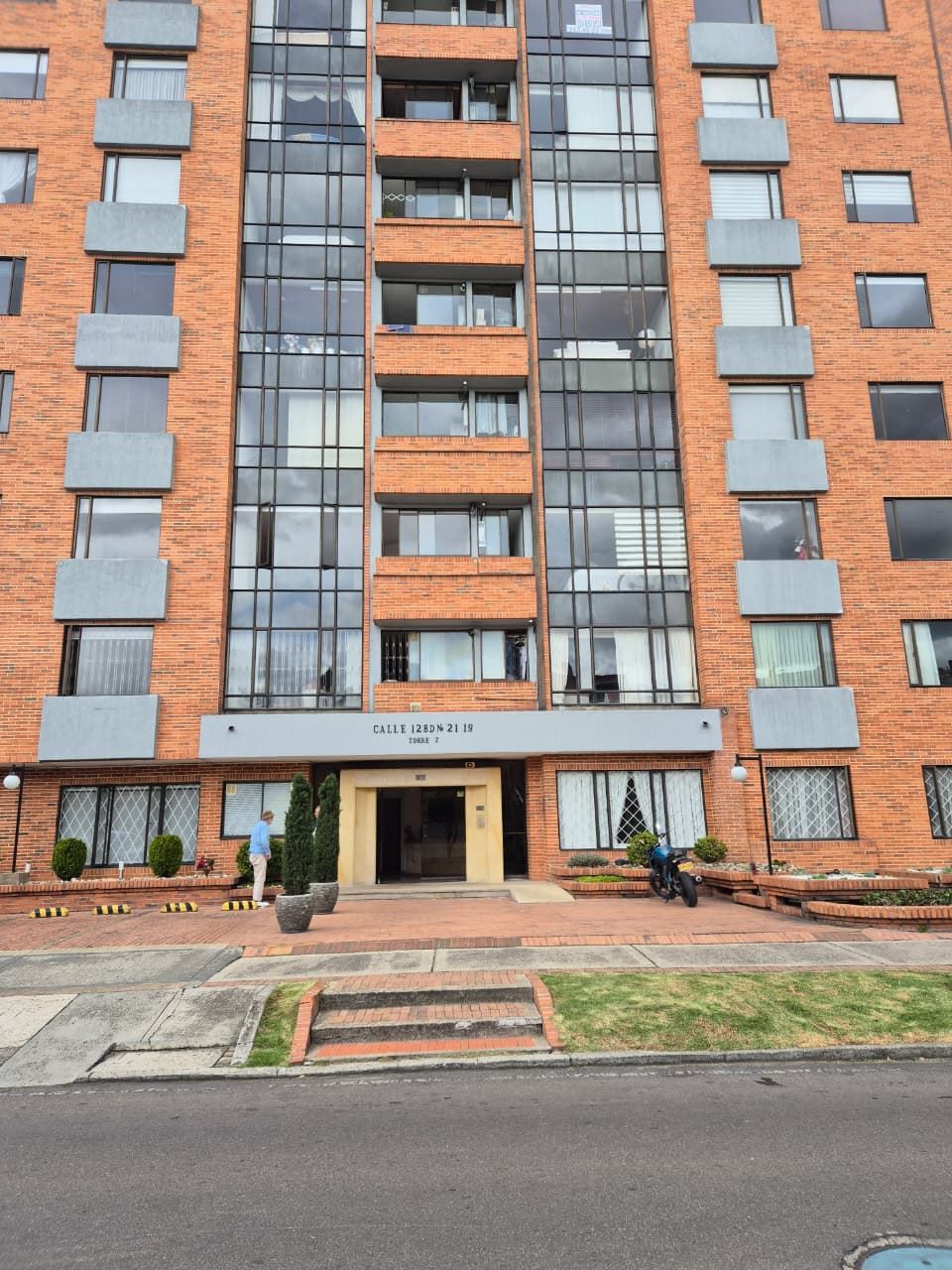 Apartamento en venta Cundinamarca Bogotá Prados De La Calleja 132 m2 Habitaciones 3 Baños 3 Garajes 2 Precio $697000000