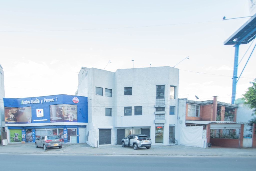 Oficina en arriendo Cundinamarca Bogotá Santa Ana Occidental 164 m2 Habitaciones 0 Baños 2 Garajes 2 Precio $3600000