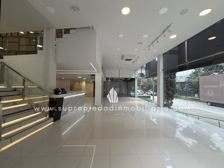 Local en arriendo Antioquia Medellín Patio Bonito 650 m2 Habitaciones 0 Baños 3 Garajes 4 Precio $30000000