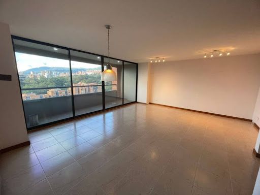 Apartamento en arriendo Antioquia Medellín Urbanizacion Villa Linda 90 m2 Habitaciones 4 Baños 4 Garajes 1 Precio $5300000