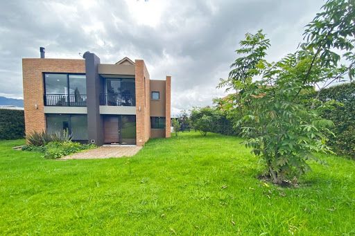 Casa en venta Cundinamarca La Calera La Calera 230 m2 Habitaciones 4 Baños 5 Garajes 2 Precio $1850000000