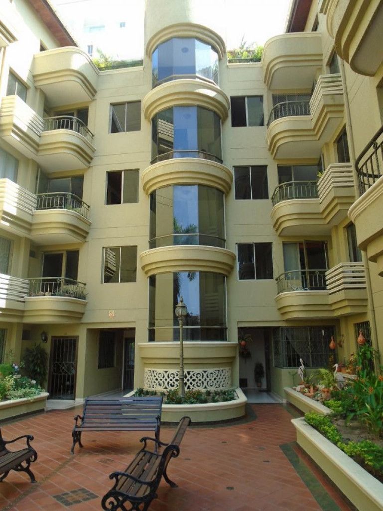 Apartaestudio en arriendo Atlántico Barranquilla Ciudad Jardin 50 m2 Habitaciones 1 Baños 2 Garajes 1 Precio $2400000