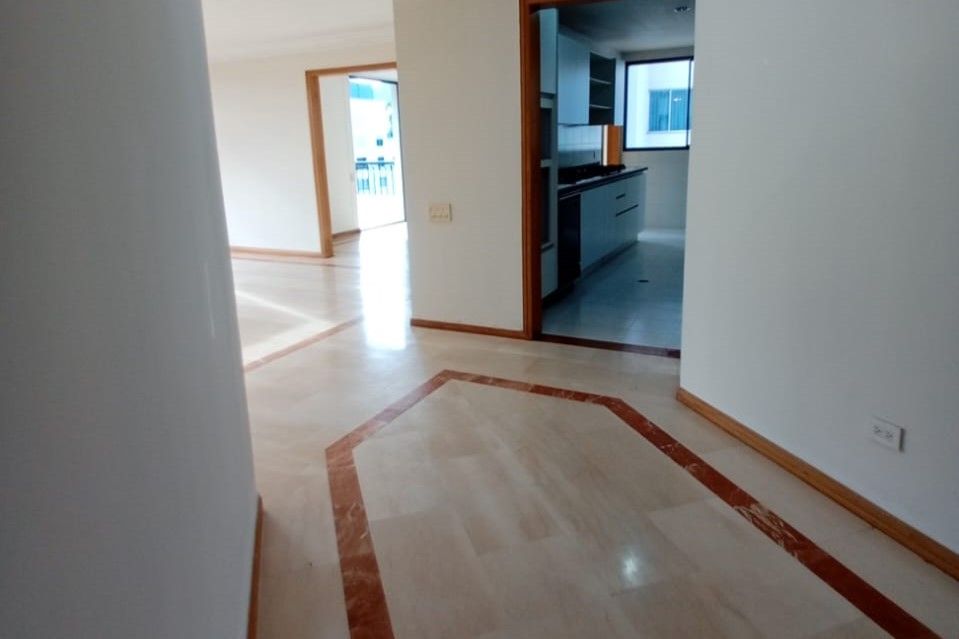 Apartamento en arriendo Risaralda Pereira Travesura-la Churria 205 m2 Habitaciones 3 Baños 3 Garajes 1 Precio $5500000
