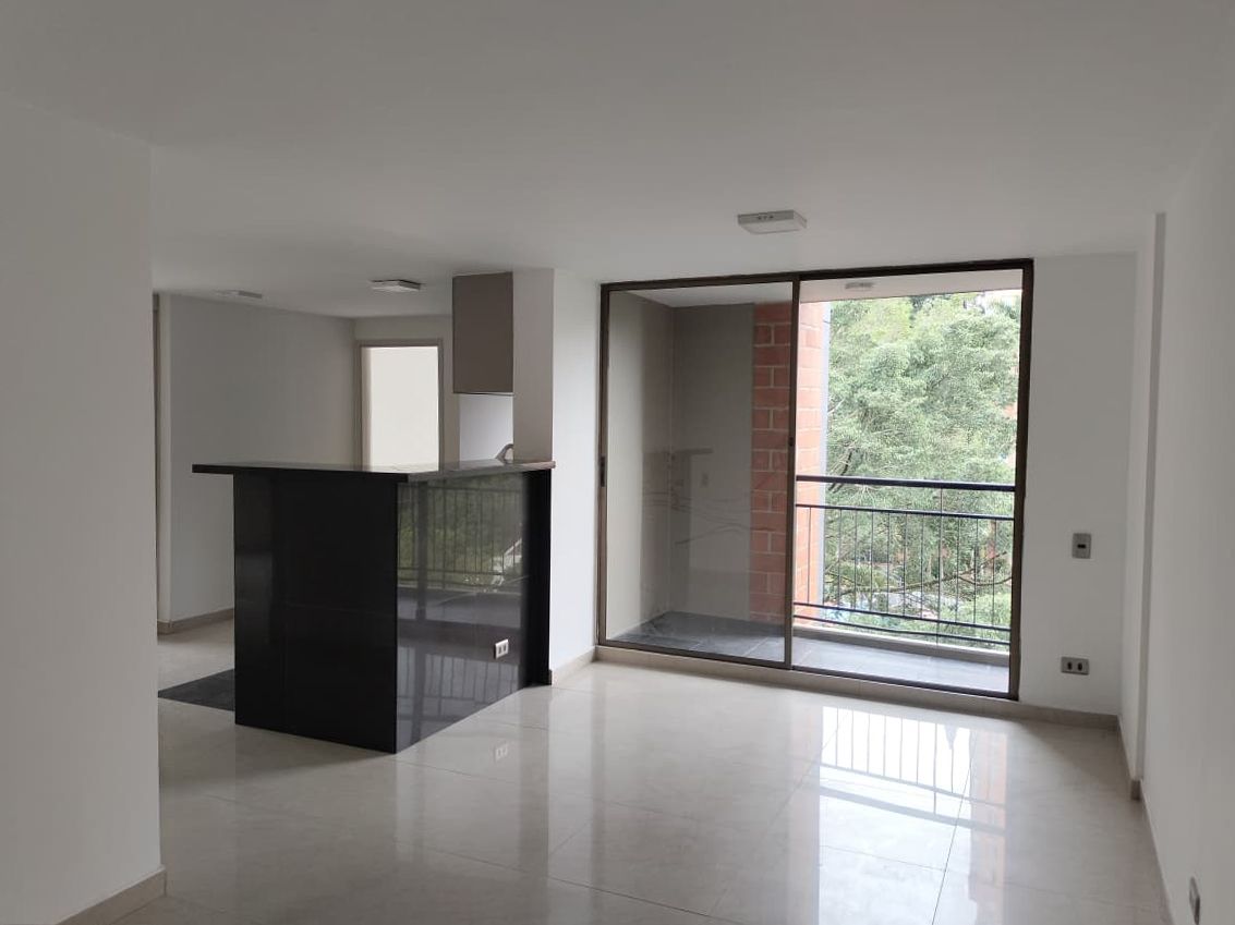 Apartamento en arriendo Antioquia Medellín Castropol 98 m2 Habitaciones 3 Baños 2 Garajes 2 Precio $4350000