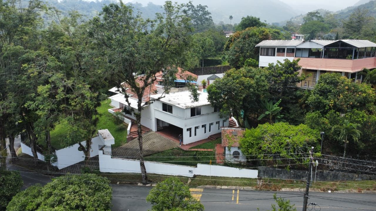 Finca en arriendo Valle Del Cauca Cali Cali 750 m2 Habitaciones 3 Baños 4 Garajes 6 Precio $7000000