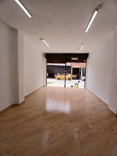 Local en arriendo Antioquia Medellín El Danubio 35 m2 Habitaciones 0 Baños 1 Garajes 0 Precio $1800000
