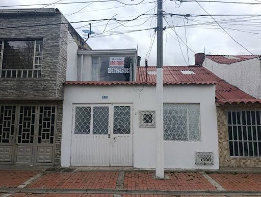 Casa en arriendo Cundinamarca Bogotá Molinos Del Viento 150 m2 Habitaciones 4 Baños 3 Garajes 1 Precio $2800000