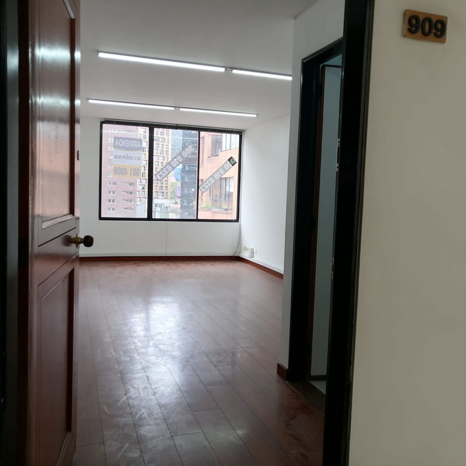 Oficina en arriendo Cundinamarca Bogotá Samper 21 m2 Habitaciones 0 Baños 1 Garajes 1 Precio $2000000
