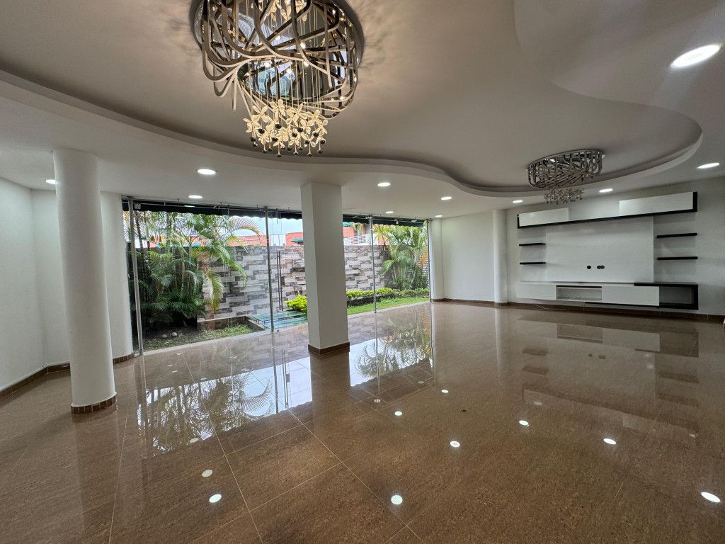 Casa en venta Valle Del Cauca Cali Urbanización Ciudad Jardín 344 m2 Habitaciones 3 Baños 3 Garajes 0 Precio $1450000000