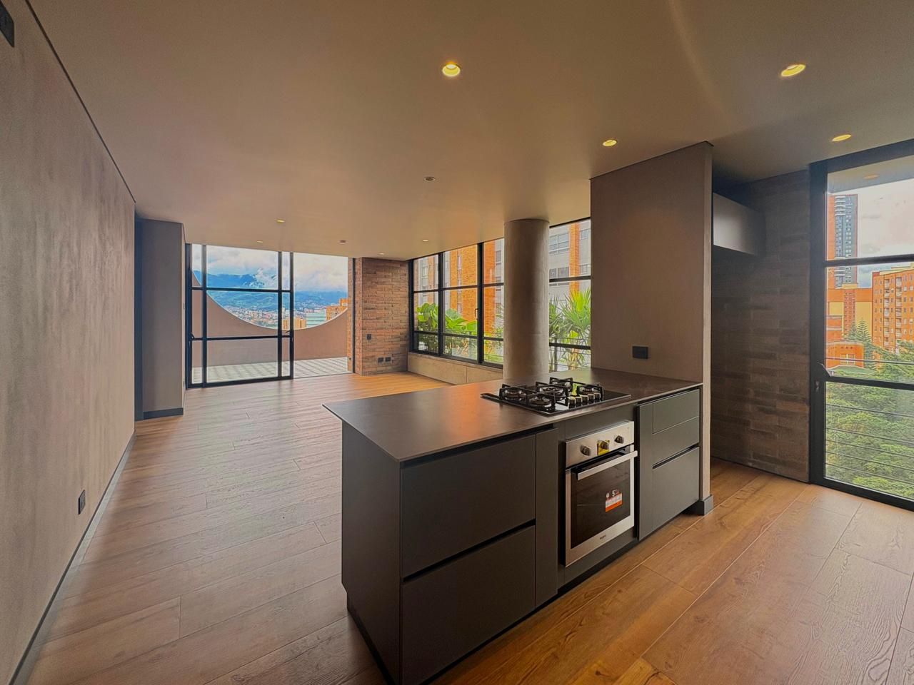 Apartamento en venta Antioquia Medellín Castropol 122 m2 Habitaciones 2 Baños 3 Garajes 2 Precio $1550000000