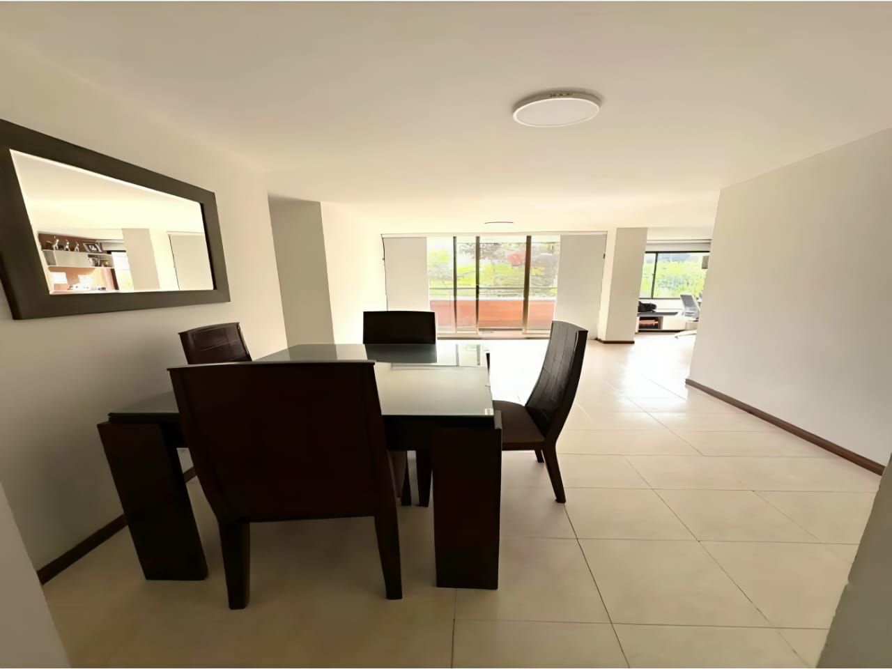 Apartamento en arriendo o venta Antioquia Medellín Loma De Los Bernal 82 m2 Habitaciones 3 Baños 2 Garajes 1 Precio venta $595000000 Precio arriendo $3900000