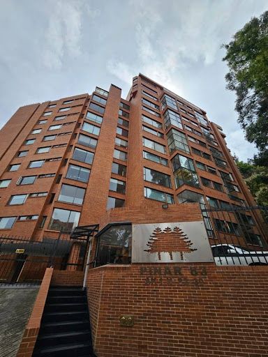 Apartamento en venta Cundinamarca Bogotá Los Rosales 240 m2 Habitaciones 3 Baños 3 Garajes 2 Precio $1900000000