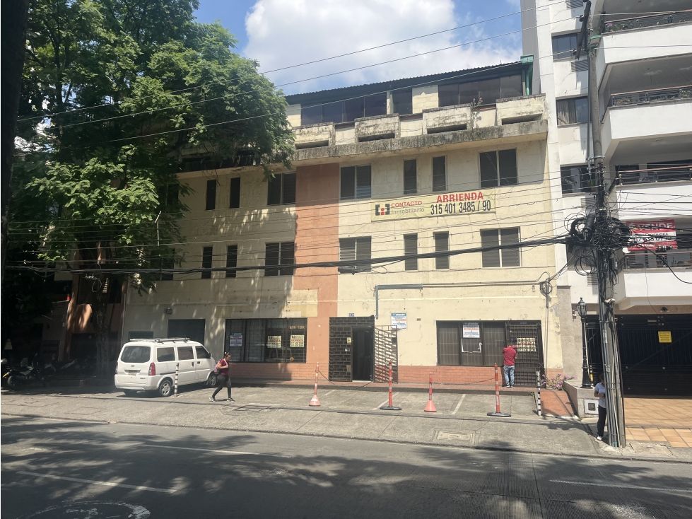 Oficina en arriendo Valle Del Cauca Cali Versalles 120 m2 Habitaciones 0 Baños 3 Garajes 3 Precio $4500000