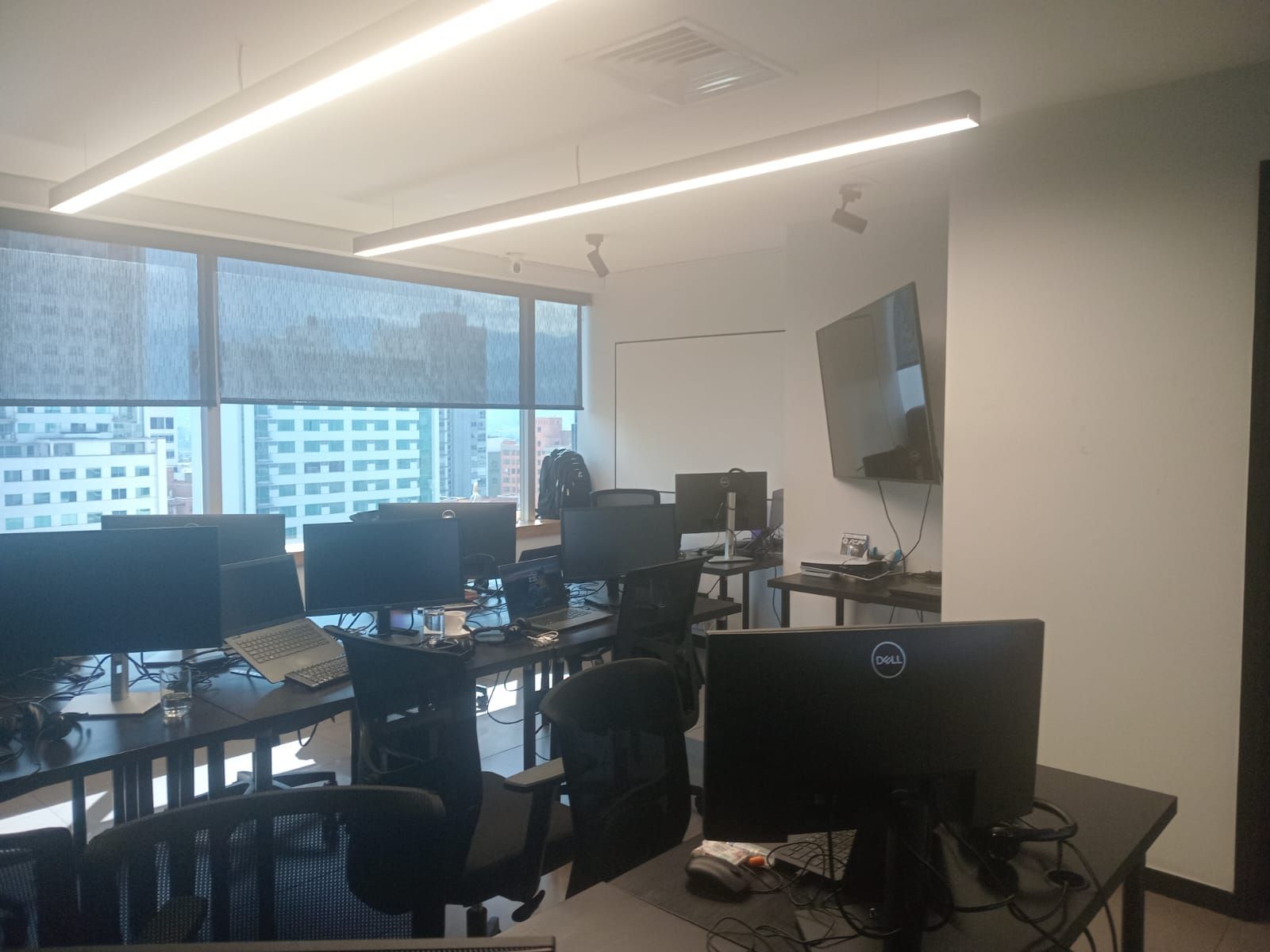 Oficina en arriendo Antioquia Medellín Urbanizacion Santa Maria De Oviedo 86 m2 Habitaciones 0 Baños 2 Garajes 1 Precio $9200000