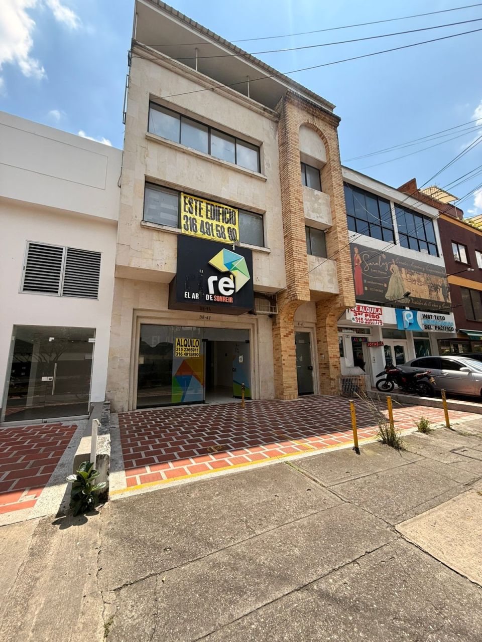 Edificio en arriendo Valle Del Cauca Cali Eucarístico 900 m2 Habitaciones 1 Baños 8 Garajes 4 Precio $25000000