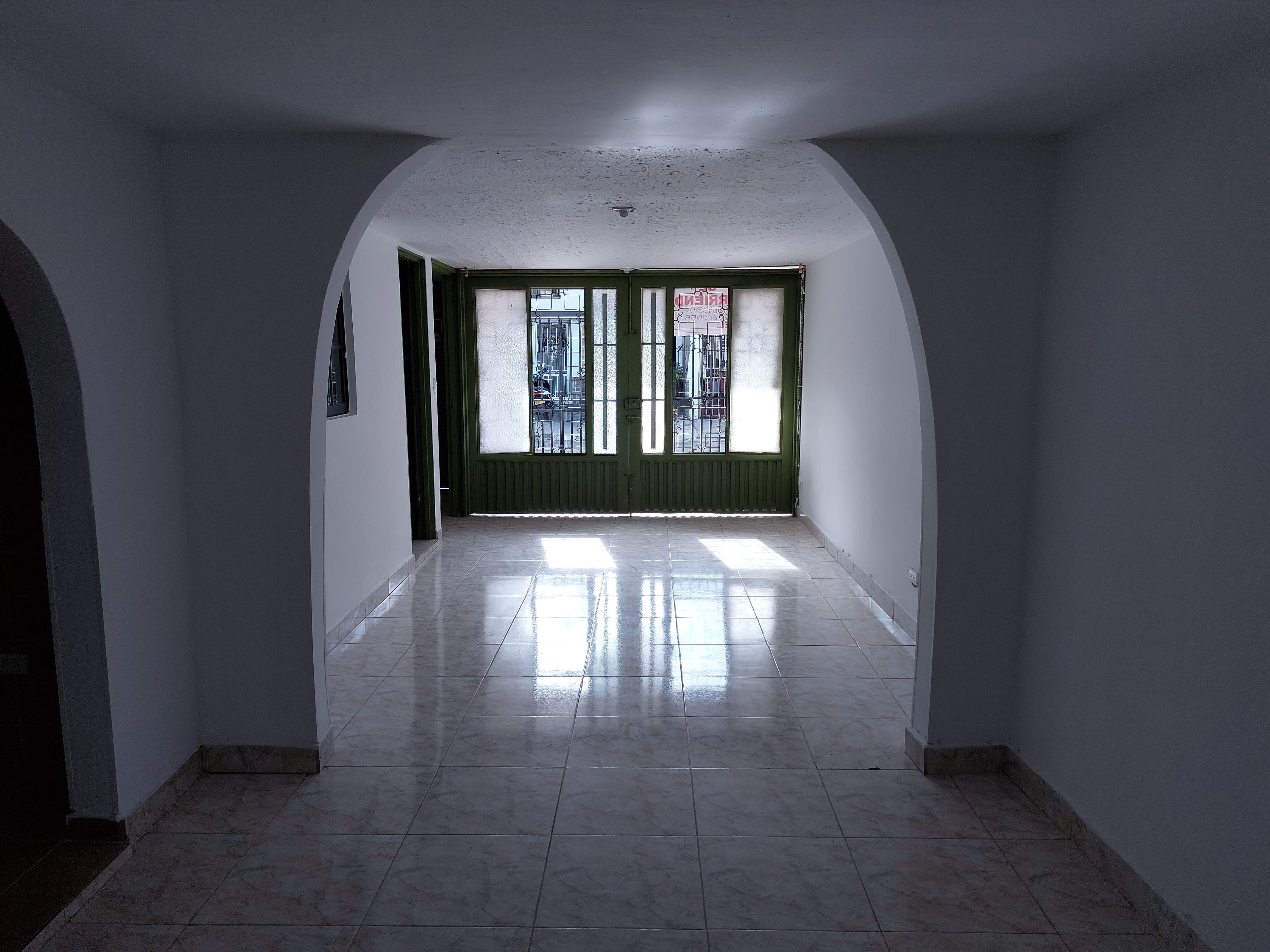 Casa en venta Valle Del Cauca Cali Los Andes B - La Riviera 140 m2 Habitaciones 6 Baños 3 Garajes 2 Precio $400000000