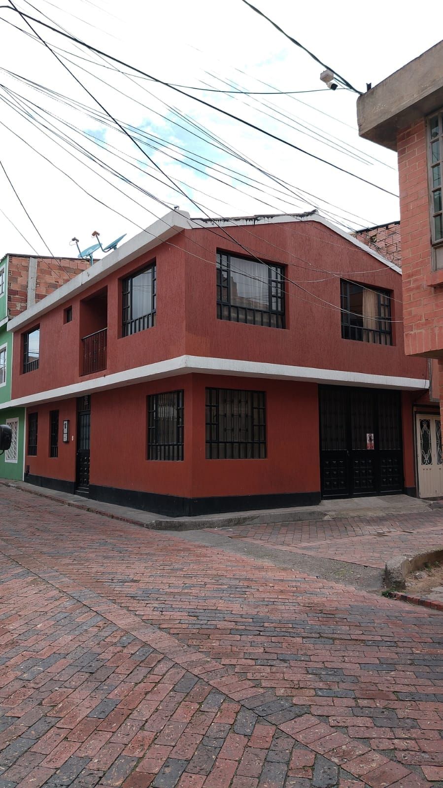 Casa en arriendo o venta Cundinamarca Chía Parque Río Frío 120 m2 Habitaciones 3 Baños 2 Garajes 1 Precio venta $420000000 Precio arriendo $2100000