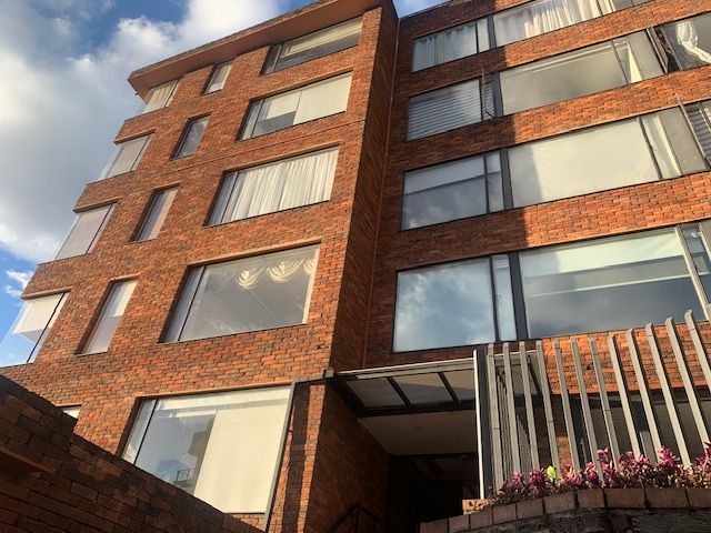 Apartamento en arriendo o venta Cundinamarca Bogotá Ub Bosques 81 m2 Habitaciones 2 Baños 3 Garajes 1 Precio venta $420000000 Precio arriendo $2450000