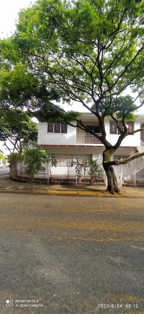 Casa en venta Valle Del Cauca Cali Popular 420 m2 Habitaciones 12 Baños 4 Garajes 1 Precio $700000000