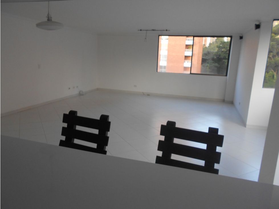 Apartamento en arriendo Antioquia Medellín La Florida 150 m2 Habitaciones 3 Baños 3 Garajes 2 Precio $4500000