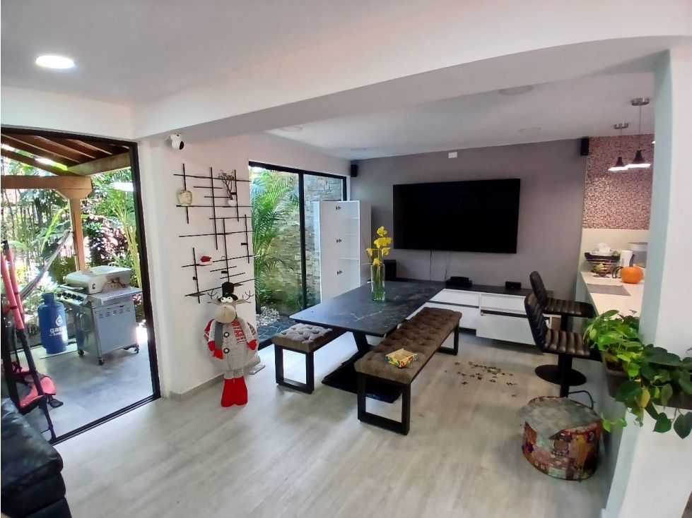Casa en venta Antioquia Medellín Los Naranjos 197 m2 Habitaciones 3 Baños 3 Garajes 2 Precio $1290000000