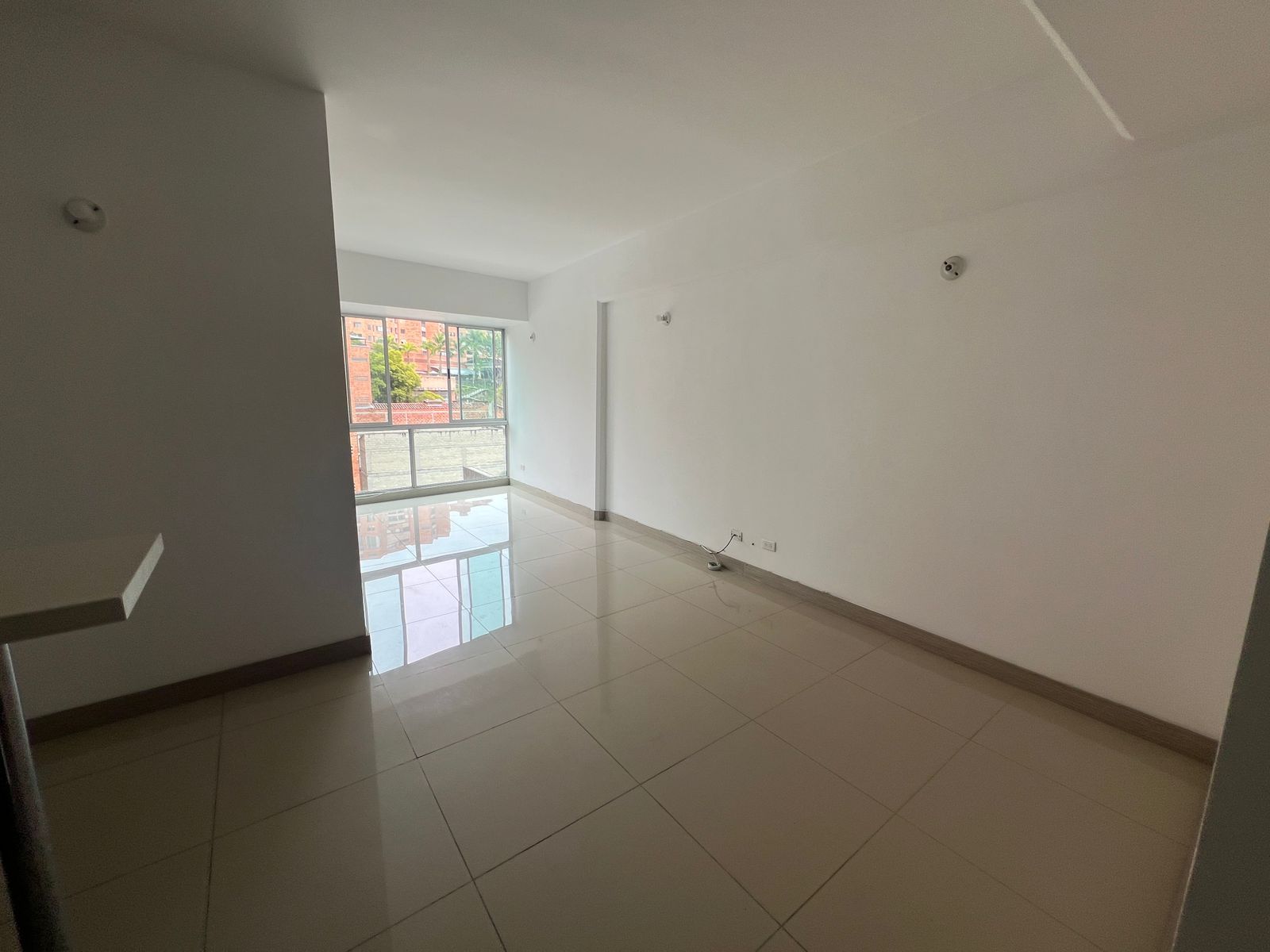 Apartamento en arriendo Antioquia Sabaneta Urbanizacion Alondra 77 m2 Habitaciones 3 Baños 2 Garajes 1 Precio $2500000