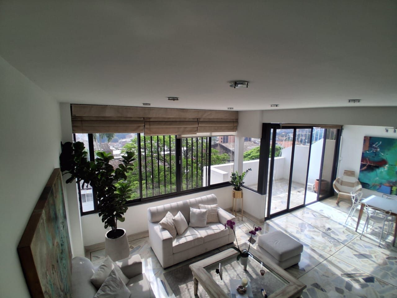 Apartamento en venta Valle Del Cauca Cali Nn 250 m2 Habitaciones 4 Baños 4 Garajes 2 Precio $990000000