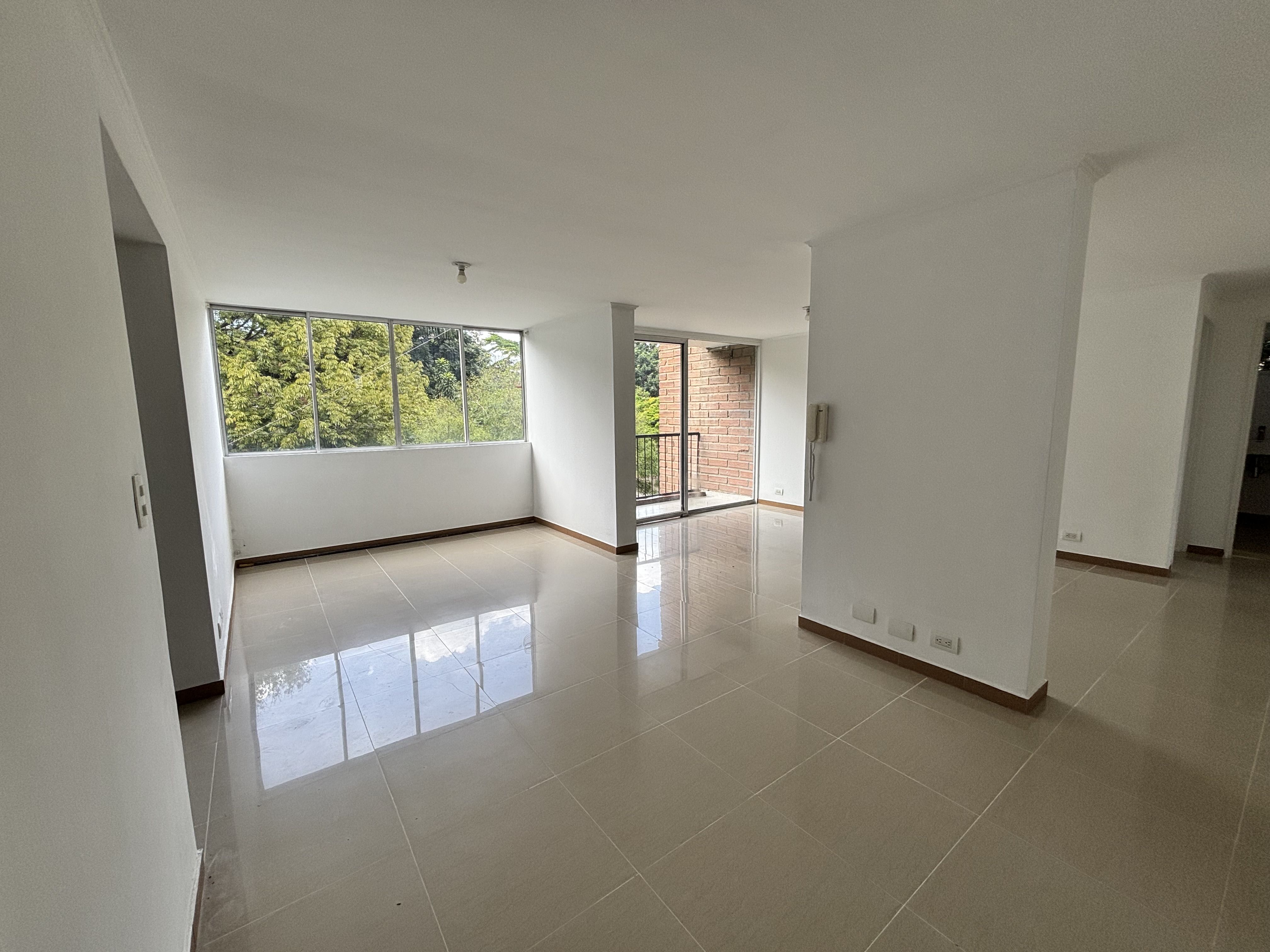 Apartamento en arriendo Antioquia Medellín Urbanizacion Carlos E Restrepo 128 m2 Habitaciones 4 Baños 3 Garajes 0 Precio $3000000