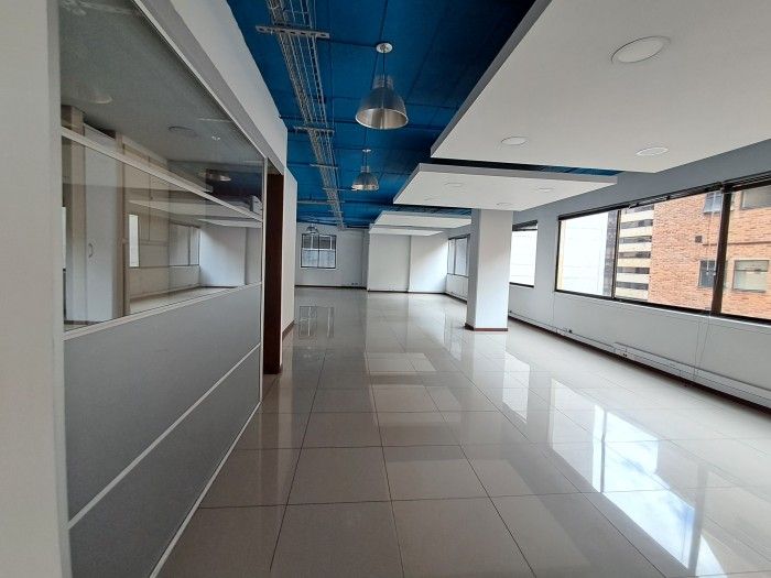 Oficina en arriendo Cundinamarca Bogotá La Porciuncula 380 m2 Habitaciones 0 Baños 10 Garajes 4 Precio $15000000