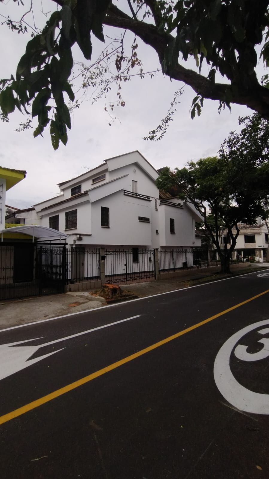 Casa en venta Valle Del Cauca Cali Nueva Tequendama 300 m2 Habitaciones 4 Baños 4 Garajes 1 Precio $780000000